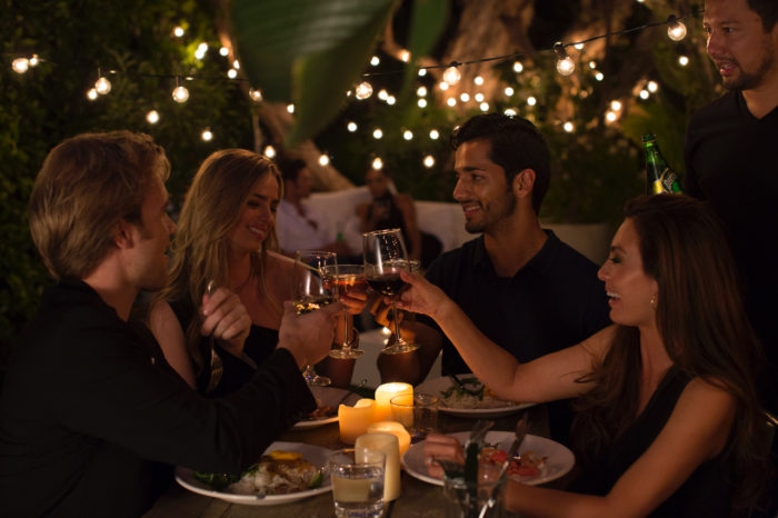 2 Grupo brindando cumpleaños restaurante Cuernavaca